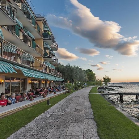 Hotel Nettuno Бренцоне сул Гарда Екстериор снимка