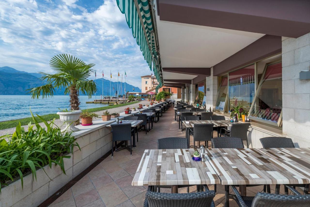 Hotel Nettuno Бренцоне сул Гарда Екстериор снимка