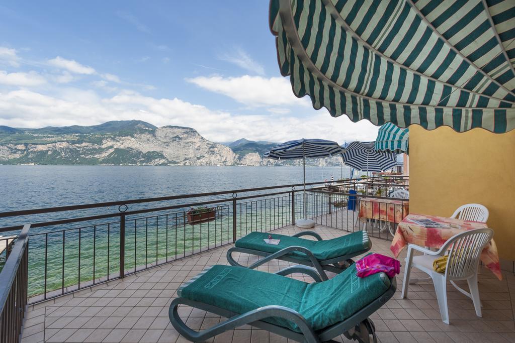 Hotel Nettuno Бренцоне сул Гарда Екстериор снимка